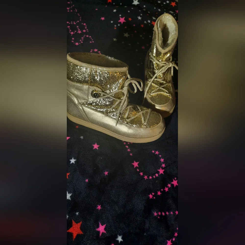 WINTER  Boots - Picture 2 of 6